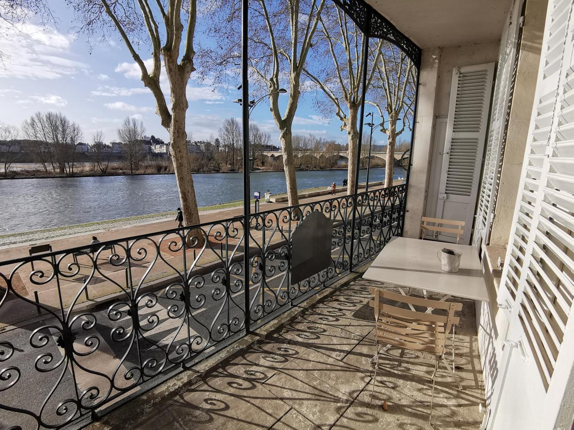 Appart Gite Les Oiseaux- Face Loire Quai Du Chatelet Орлеан Екстериор снимка